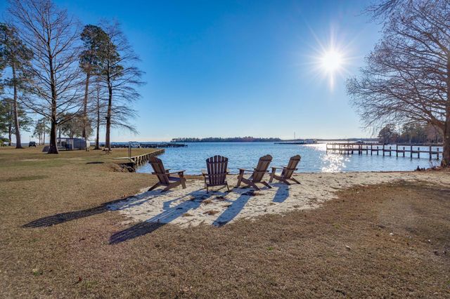 1210 Cypress Pointe Drive, Manning, SC 29102