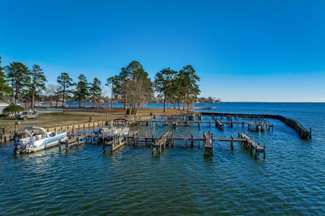 1210 Cypress Pointe Drive, Manning, SC 29102