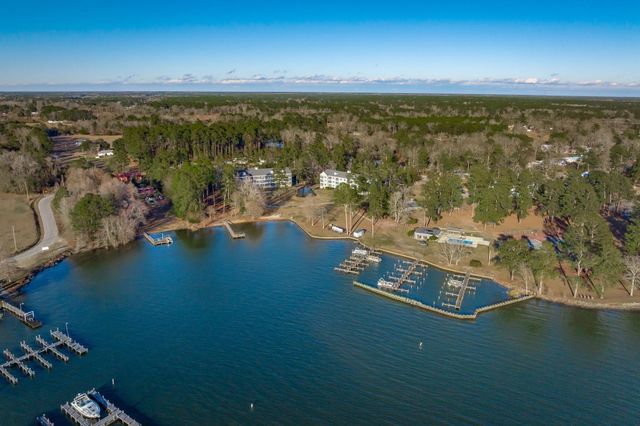 1210 Cypress Pointe Drive, Manning, SC 29102