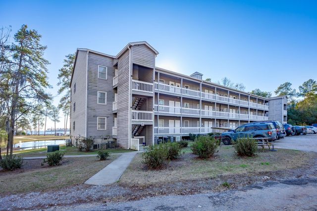 1210 Cypress Pointe Drive, Manning, SC 29102