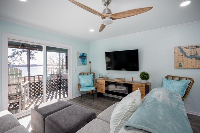 1210 Cypress Pointe Drive, Manning, SC 29102