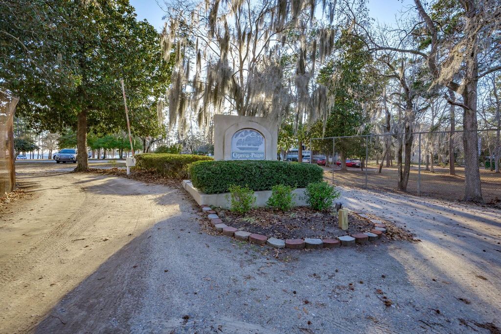 1210 Cypress Pointe Drive, Manning, SC 29102