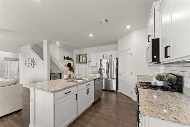 5549 Barberry Avenue, Oakwood, GA 30566