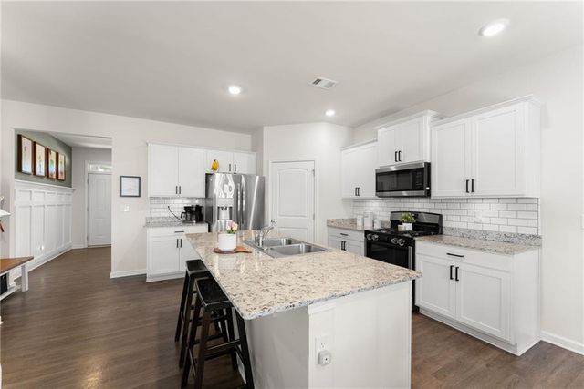 5549 Barberry Avenue, Oakwood, GA 30566