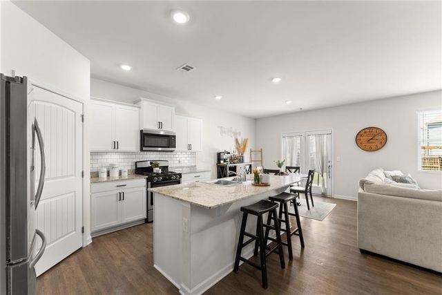 5549 Barberry Avenue, Oakwood, GA 30566