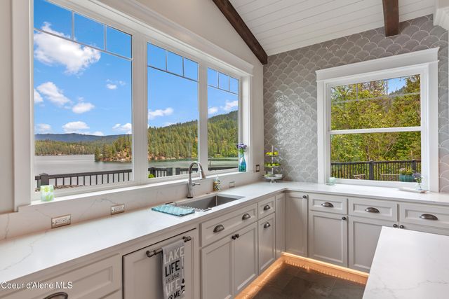 8491 N McKinley LN, Hayden Lake, ID 83835
