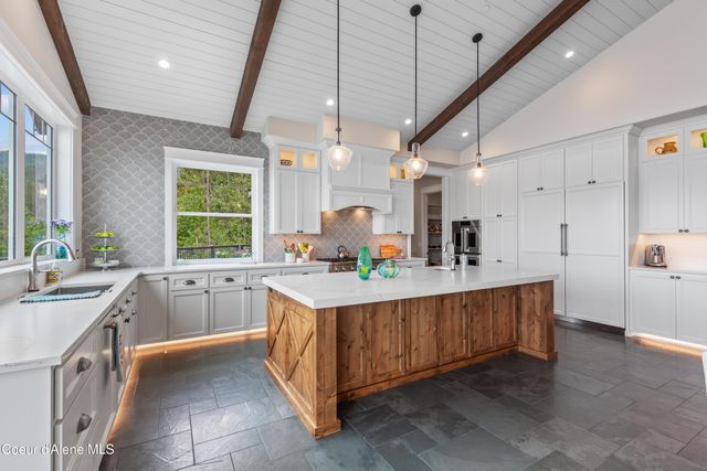 8491 N McKinley LN, Hayden Lake, ID 83835