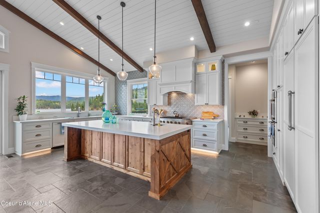 8491 N McKinley LN, Hayden Lake, ID 83835