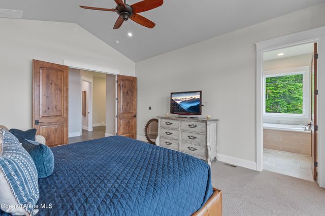 8491 N McKinley LN, Hayden Lake, ID 83835