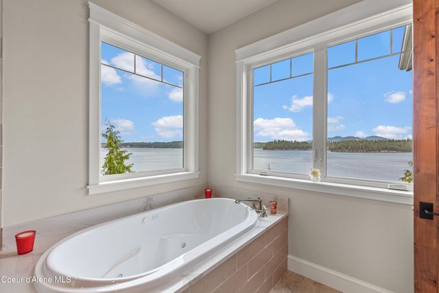 8491 N McKinley LN, Hayden Lake, ID 83835