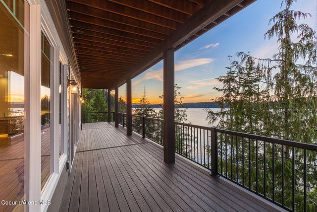 8491 N McKinley LN, Hayden Lake, ID 83835