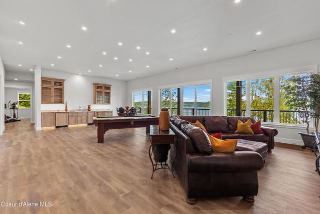 8491 N McKinley LN, Hayden Lake, ID 83835