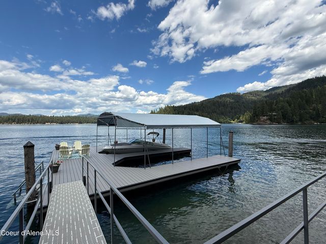 8491 N McKinley LN, Hayden Lake, ID 83835