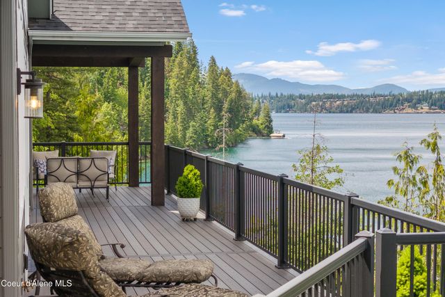 8491 N McKinley LN, Hayden Lake, ID 83835