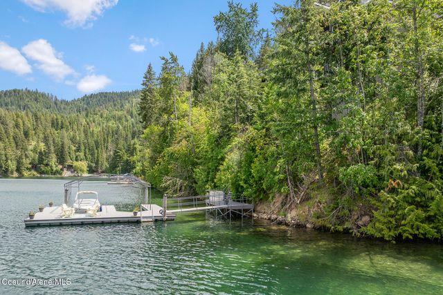 8491 N McKinley LN, Hayden Lake, ID 83835