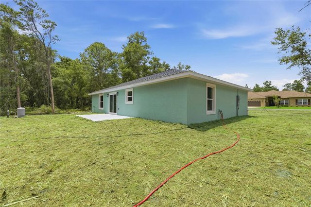 10 BAY LANE, Ocklawaha, FL 32179