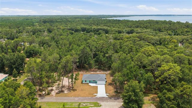 10 BAY LANE, Ocklawaha, FL 32179