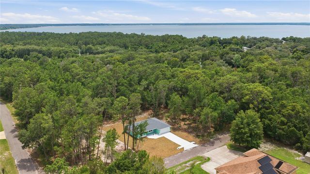 10 BAY LANE, Ocklawaha, FL 32179