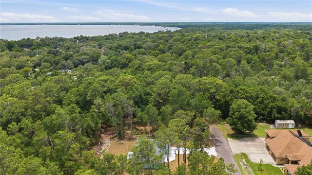 10 BAY LANE, Ocklawaha, FL 32179