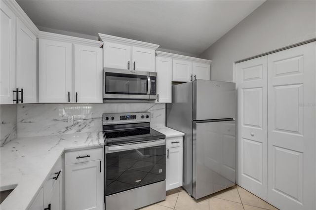 940 VILLAGE TRAIL 4-306, Port Orange, FL 32127