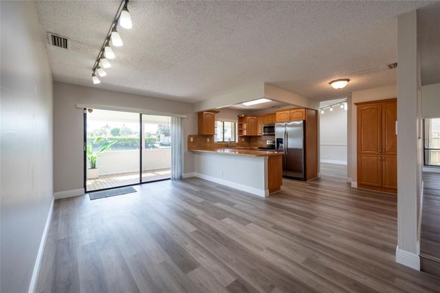 2101 NW 101st Terrace, Pembroke Pines, FL 33026