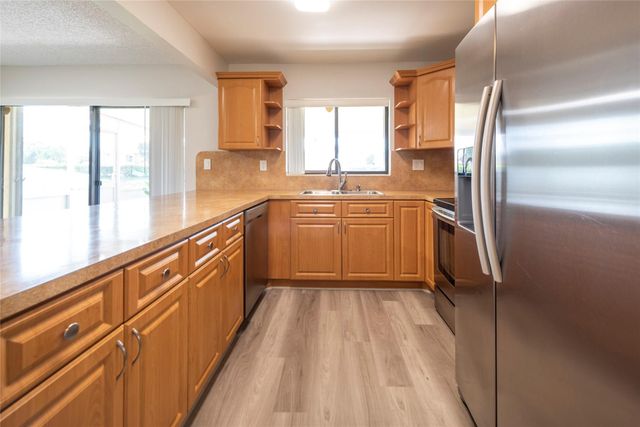2101 NW 101st Terrace, Pembroke Pines, FL 33026