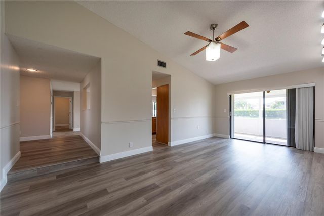 2101 NW 101st Terrace, Pembroke Pines, FL 33026