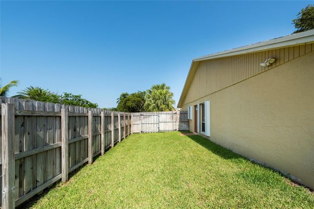 2101 NW 101st Terrace, Pembroke Pines, FL 33026