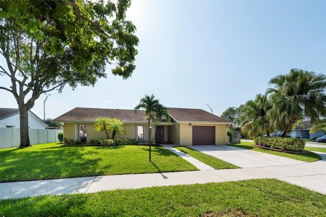 2101 NW 101st Terrace, Pembroke Pines, FL 33026