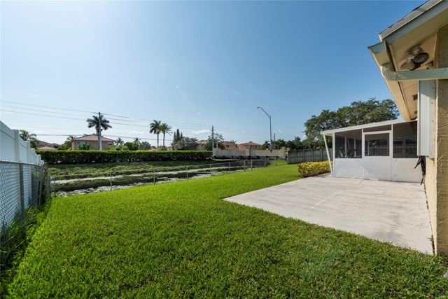 2101 NW 101st Terrace, Pembroke Pines, FL 33026