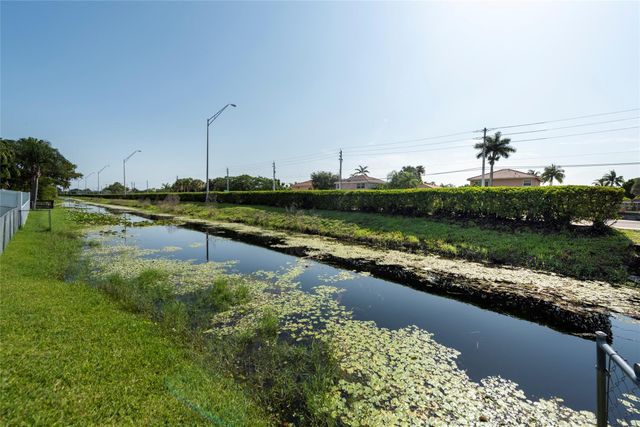 2101 NW 101st Terrace, Pembroke Pines, FL 33026