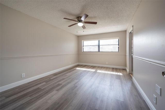 2101 NW 101st Terrace, Pembroke Pines, FL 33026