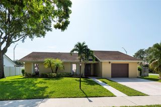 2101 NW 101st Terrace, Pembroke Pines, FL 33026