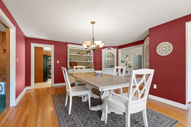 10 Hornbeam Hill Rd, Chelmsford, MA 01824