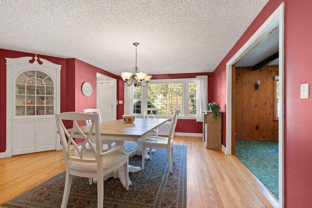 10 Hornbeam Hill Rd, Chelmsford, MA 01824