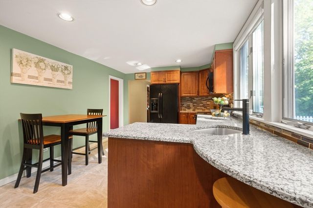 10 Hornbeam Hill Rd, Chelmsford, MA 01824