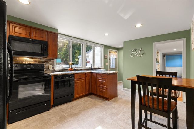 10 Hornbeam Hill Rd, Chelmsford, MA 01824
