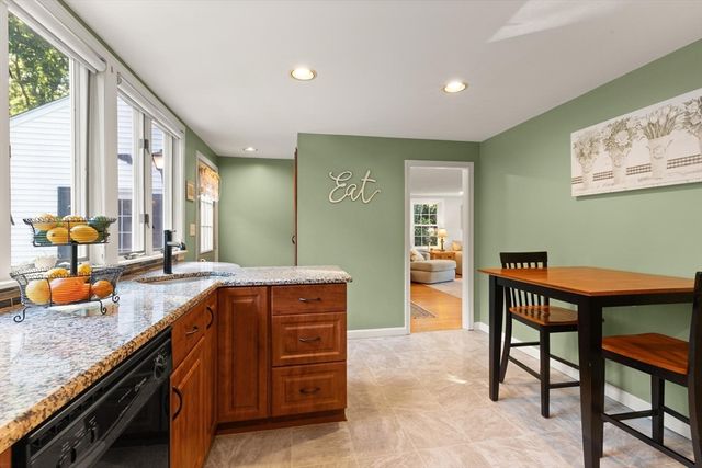 10 Hornbeam Hill Rd, Chelmsford, MA 01824