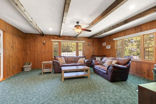 10 Hornbeam Hill Rd, Chelmsford, MA 01824