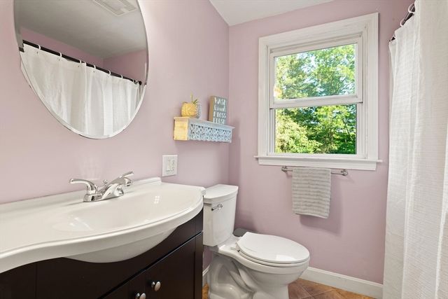 10 Hornbeam Hill Rd, Chelmsford, MA 01824