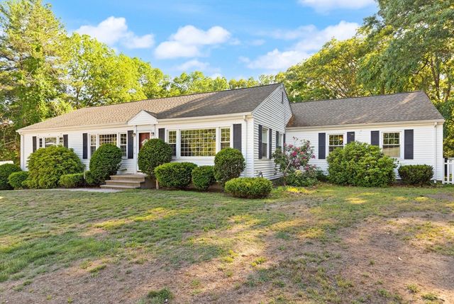 10 Hornbeam Hill Rd, Chelmsford, MA 01824