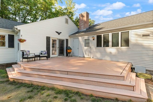 10 Hornbeam Hill Rd, Chelmsford, MA 01824