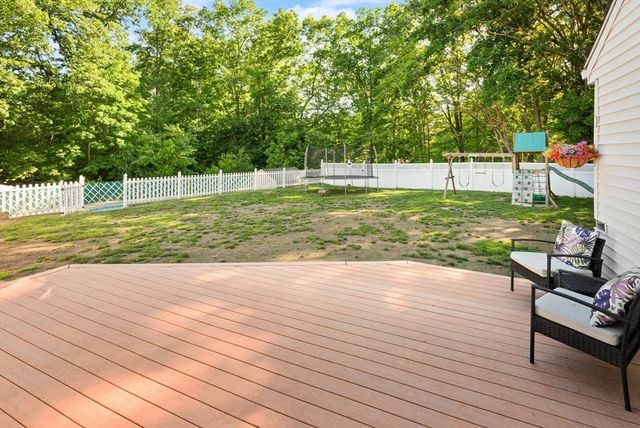 10 Hornbeam Hill Rd, Chelmsford, MA 01824