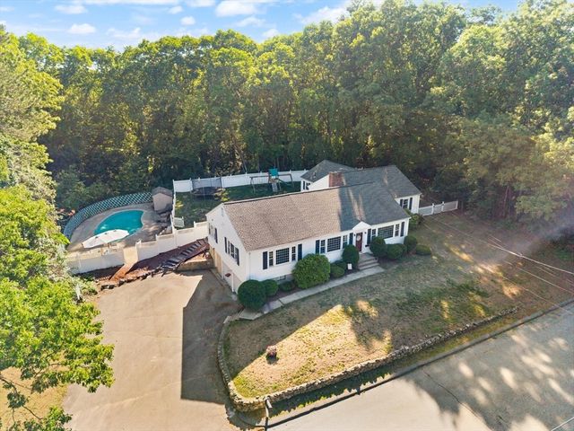 10 Hornbeam Hill Rd, Chelmsford, MA 01824