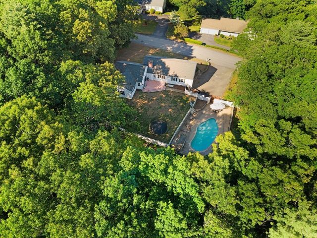 10 Hornbeam Hill Rd, Chelmsford, MA 01824