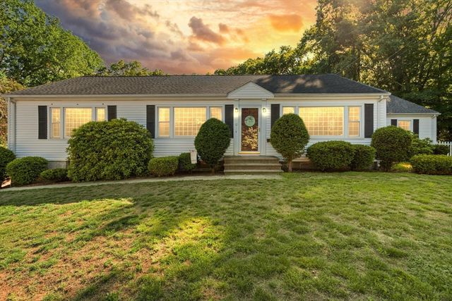 10 Hornbeam Hill Rd, Chelmsford, MA 01824