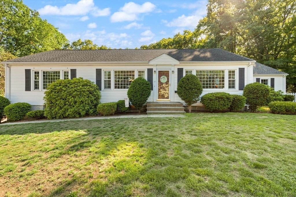 10 Hornbeam Hill Rd, Chelmsford, MA 01824