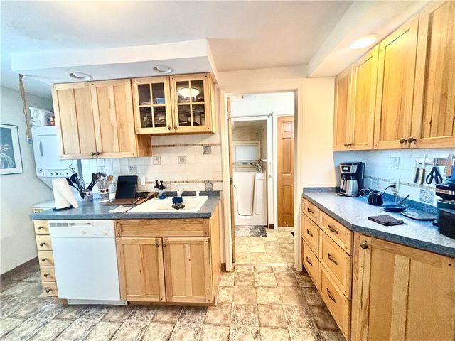 21 West Elizabeth Street, Skaneateles, NY 13152