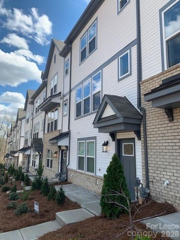 2324 Donnelly Hills Lane, Charlotte, NC 28262