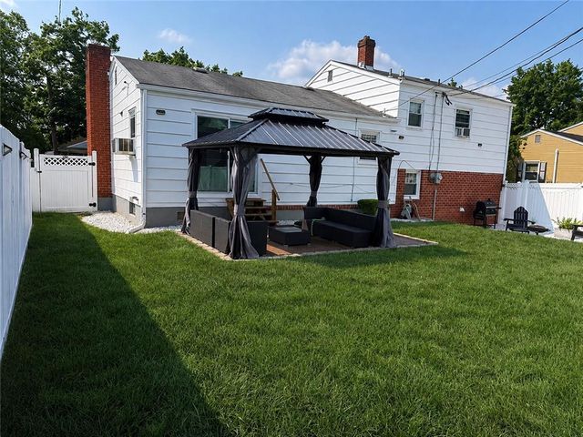 1972 Collingswood Drive, Bethlehem City, PA 18018